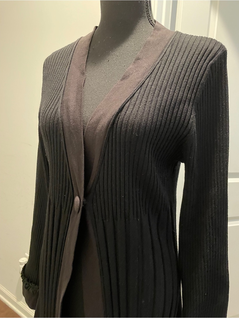 Per una Black Ribbed Knit DusterVest Size12 Whimsigoth Goth Ruffled Asymmetrical - Picture 6 of 13